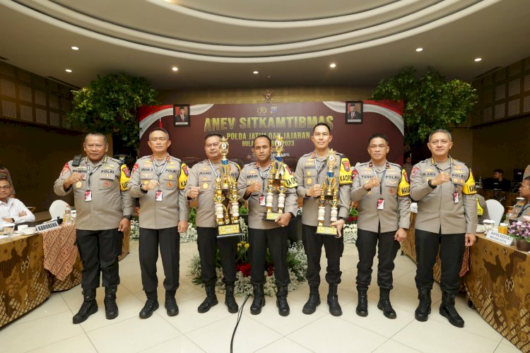 Terima Penghargaan dari Kapolda Jatim, Polres Kediri Raih Juara 1 Aplikasi Siap Semeru