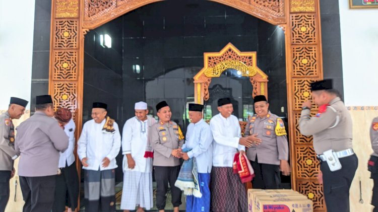 Jumat Keliling, Polres Pacitan Beri Pesan Kamtibmas Jemaah di Masjid