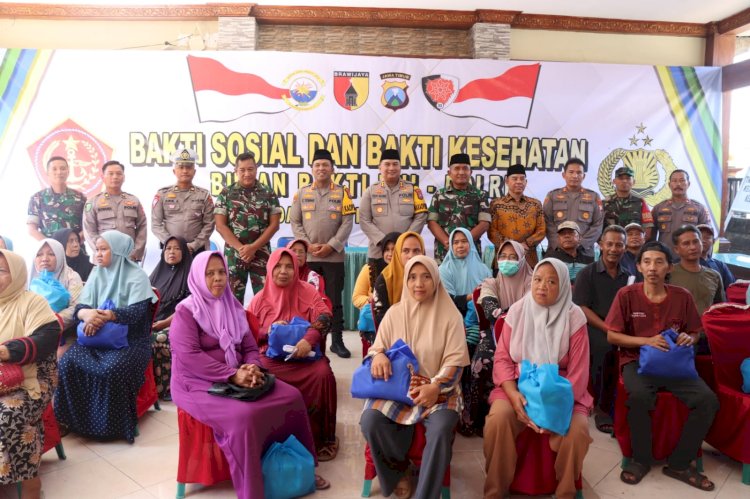 TNI-Polri Gelar Bakti Sosial dan Kesehatan di Desa Kedungcangkring Jabon