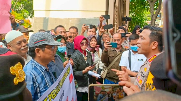 Humanis, Kapolresta Sidoarjo Temui Pendemo Tuntut Kejelasan Akses Sirekap