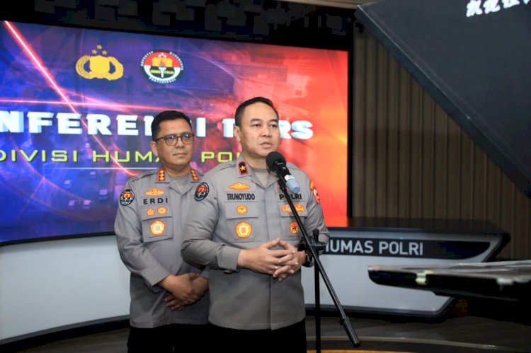 Densus 88 AT Polri Tangkap Tiga Terduga Teroris Anshor Daulah Jateng