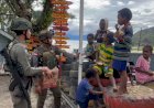 Satgas-Ops-Damai-Cartenz-Tebar-Kepedulian-dan-Kebahagiaan-di-Paniai-dan-Intan-Jaya