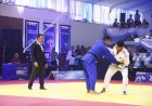 Kapolri-Jadi-Wasit-di-Kejuaraan-Judo-Kapolri-Cup-2025