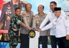 POLRI-RESMIKAN-8-SPPG-OPERASIONAL-DAN-GROUNDBREAKING-205-UNIT-SERENTAK-SELURUH-INDONESIA-UNTUK-AKSELERASI-PROGRAM-MAKANAN-BERGIZI-GRATIS