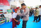 Tinjau-Hunian-Sementara-Korban-Bencana-di-Tapteng-Kapolri-Ketua-Komisi-IV-Salurkan-16-Truk-Bantuan-Kemanusiaan