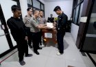 Tim-DVI-Polda-Jatim-Serahkan-Dua-Jenazah-Korban-KM-Mutiara-Sentosa-II-kepada-Keluarga