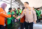 Bangun-Sinergi,-Kapolres-Gresik-Gelar-Dialog-Interaktif-dan-Bagi-Bansos-ke-Driver-Ojol