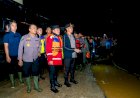 Respons-Cepat-Tangani-Banjir-Padang,-Polri-Kerahkan-Personel-dan-Dirikan-Posko-Kesehatan