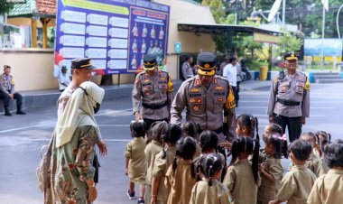 Dekat-dan-Bersahabat,-Polres-Lumajang-Gelar-Program-Polisi-Sahabat-Anak