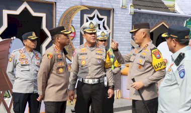 Kapolda-Jatim-Cek-Kesiapan-Pelayanan-Mudik-di-Terminal-Purabaya