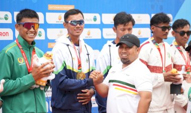 Denri-Maulidzar-Borong-Tiga-Emas-Lewat-Cabor-Dayung-Rowing-di-PON-XXI-Aceh-Sumut