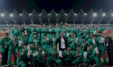 Bripda-Rano-Jutati-Anggota-Bidhumas-Polda-Jatim-Pencetak-Gol-Cabor-Sepak-Bola-PON-XXI-Raih-Medali-Emas
