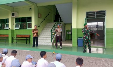 Bhabinkamtibmas-dan-Babinsa-Rejeni-Pembina-Upacara-di-SMKI-Krembung