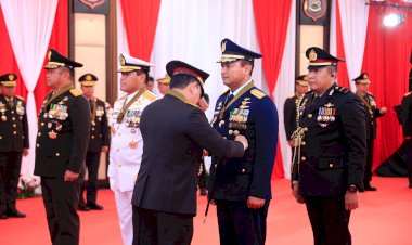 Pemberian-Tanda-Kehormatan-Bintang-Bhayangkara-Utama-(BBU)-Wujud-Komitmen-Kokohnya-Sinergisitas-TNI-Polri-Selama-Ini
