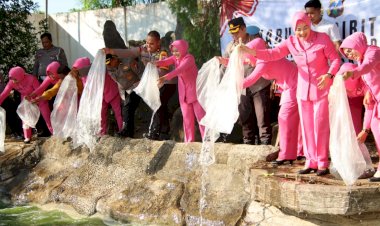 Kapolres-Sumenep-Tabur-Bibit-Ikan-Dukung-Program-Swasembada-Pangan