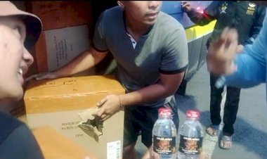 Polisi-Berhasil-Gagalkan-Penyelundupan-Ribuan-Botol-Miras-Ilegal-di-Banyuwangi