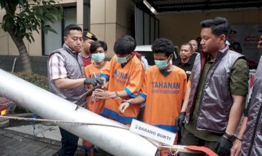 Curi-Pipa-Stainless-di-Tjiwi-Kimia,-Empat-Tersangka-Diamankan-Polisi