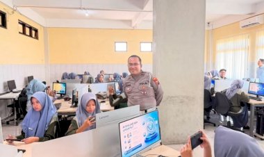 Bekali-Pelajar-Hadapi-Era-Digital,-Polresta-Sidoarjo-Sosialisasikan-Pemahaman-dan-Etika-AI-di-SMK-YPM-8