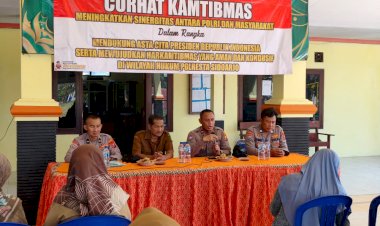 Curhat-Kamtibmas-di-Desa-Prambon,-Polresta-Sidoarjo-Ajak-Warga-Jaga-Situasi-Kondusif