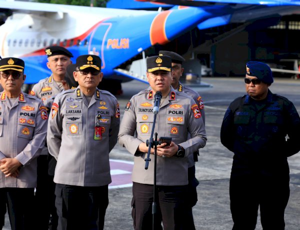 Polri Kirim Ribuan Paket Kebutuhan dan Peralatan SAR ke Aceh, Sumut, dan Sumbar