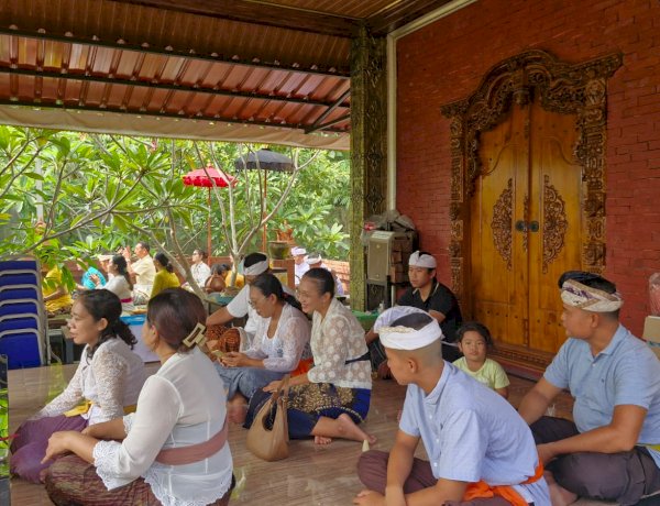 Pura Kertha Bumi Bhayangkara Gelar Ibadah Hari Raya Kuningan