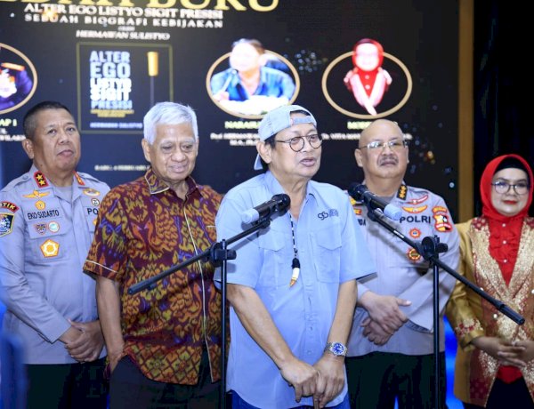 Bedah Buku Alter Ego Listyo Sigit Presisi Prof Hermawan Paparkan Dinamika Kebijakan Kapolri di Tengah Reformasi Polri