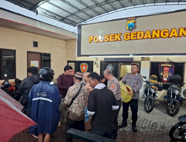 Polsek Gedangan Bagi Takjil Ramadhan, Wujud Kepedulian kepada Masyarakat