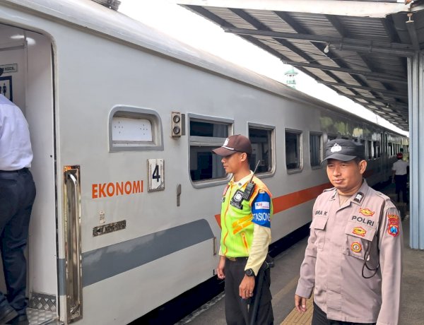 Puncak Arus Balik Lebaran Polres Malang Tingkatkan Pengamanan di Stasiun dan Terminal