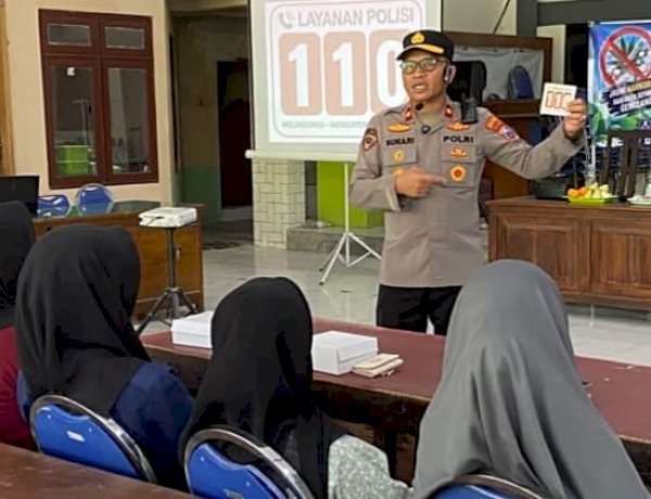 Kapolsek Balongbendo Sosialisasikan P4GN dan Layanan Hotline 110 kepada Warga
