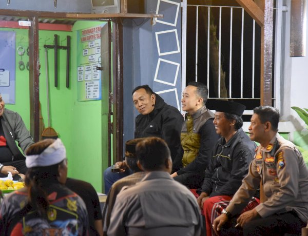 Kapolres Bondowoso Blusukan ke Pos Ronda Bukti Sinergitas Polri dengan Masyarakat untuk Kamtibmas