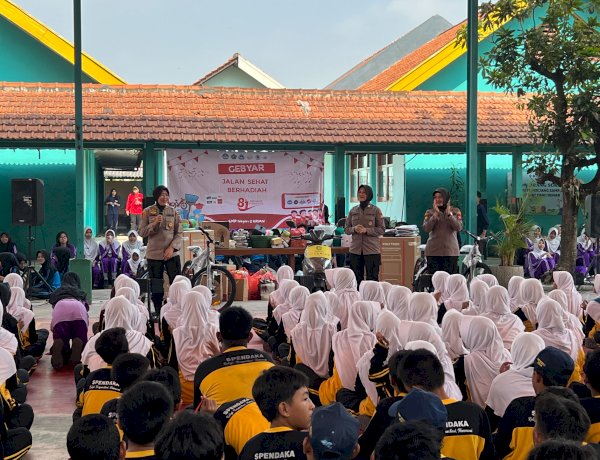 Polwan Goes to School, Edukasi Siswa SMPN 2 Krian tentang Bahaya Bullying, Narkoba dan Kekerasan