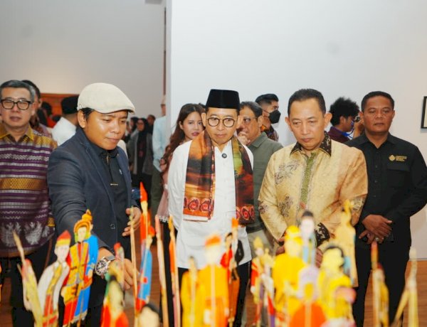 Kapolri Hadiri Pembukaan Pameran Nasirun “Bersimpuh di Kaki Para Guru” di Galeri Nasional Indonesia