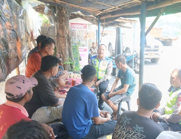 Polres Pelabuhan Tanjung Perak Imbau Sopir Truk Manfaatkan Buffer Area untuk Antre Penyeberangan