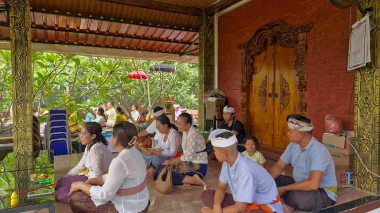 Pura-Kertha-Bumi-Bhayangkara-Gelar-Ibadah-Hari-Raya-Kuningan
