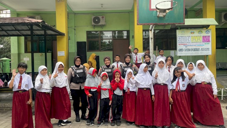Polwan-Jenggala-Presisi-Patroli-ke-Sekolah,-Motivasi-Giat-Belajar-dan-Edukasi-Cegah-Bullying