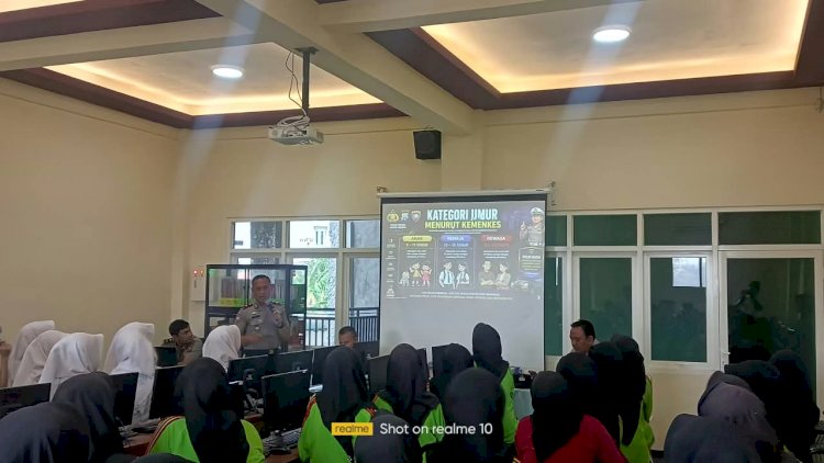 Polresta-Sidoarjo-Edukasi-Pelajar-SMK-YPM-5-Sukodono-tentang-Bullying-dan-Radikalisme