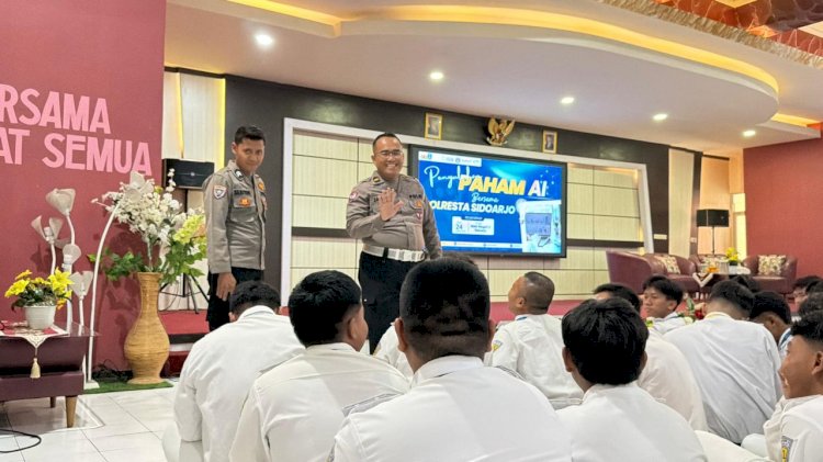 Polresta Sidoarjo Berikan Edukasi Dasar AI kepada Siswa SMAN 2 Sidoarjo